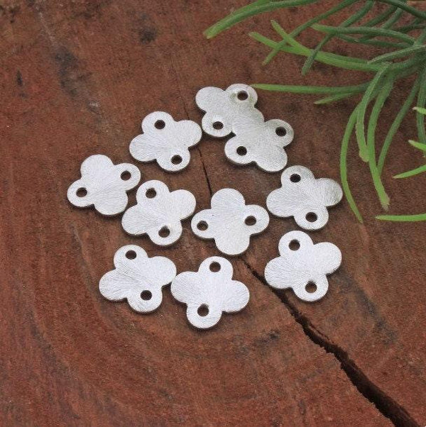 25 Pcs Silver Plated Clover Charms, Copper Charm, Brushed Silver Charm, Silver Plated Clover, Craft Supplies, Quatrefoil Clover, Clown Charm